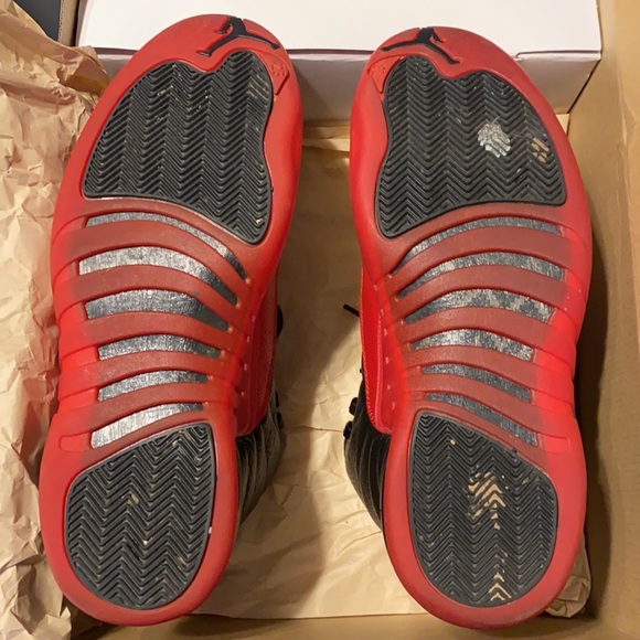 Jordan Bred 11s Size 12 - Picture 4 of 4